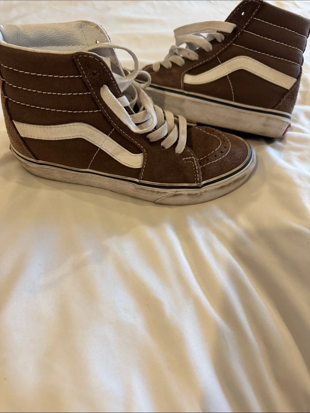 Vans Sk8-Hi sneakers in brown suede